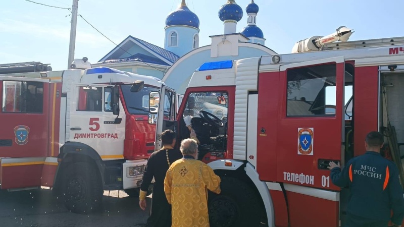 Сотрудники регионального МЧС приняли участие в молебне в честь иконы Божьей Матери «Неопалимая Купина»