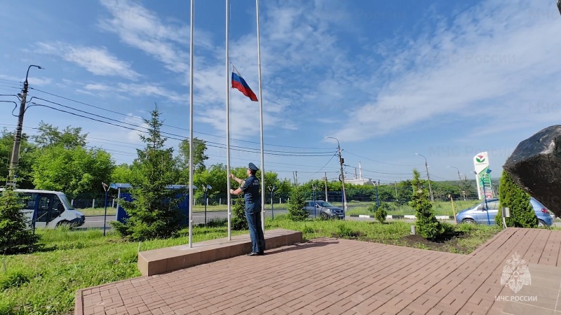 В преддверии Дня России наградили отличившихся сотрудников ведомства