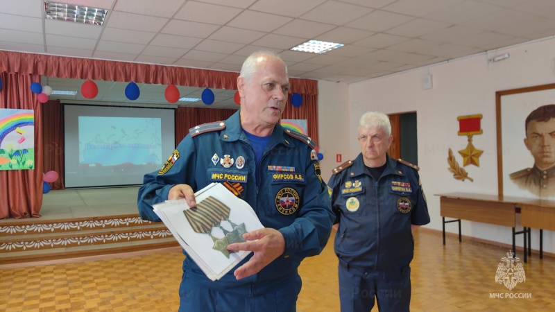 В учебно-методическом центре военно-патриотического воспитания «Авангард» состоялось открытие второй профильной смены для ребят кадетских классов