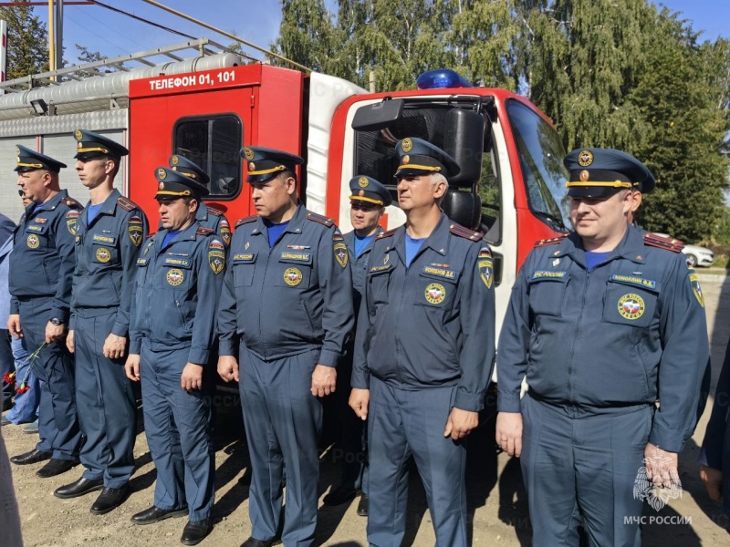 В Ульяновске открыли памятную доску, посвященную ветерану пожарной охраны Вячеславу Салкову