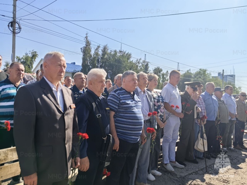 В Ульяновске открыли памятную доску, посвященную ветерану пожарной охраны Вячеславу Салкову