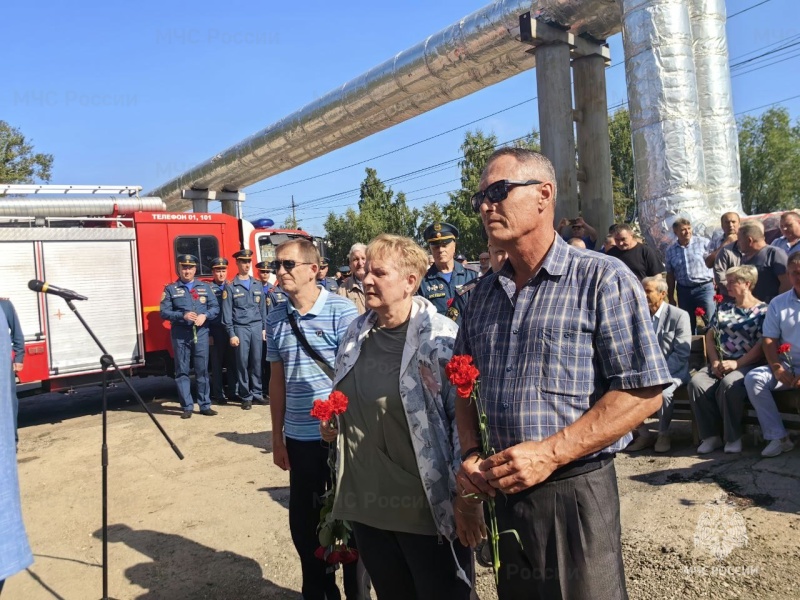 В Ульяновске открыли памятную доску, посвященную ветерану пожарной охраны Вячеславу Салкову