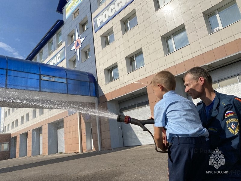 Ульяновские пожарные исполнили мечту шестилетнего Володи Спицына