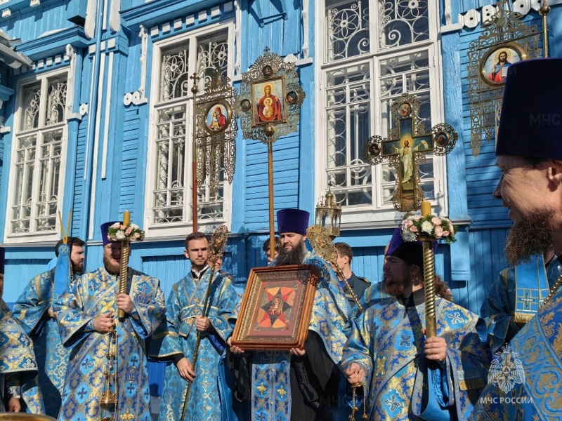 В Ульяновске  прошло благодарственное богослужение в честь дня празднования иконы Божией Матери «Неопалимая Купина»