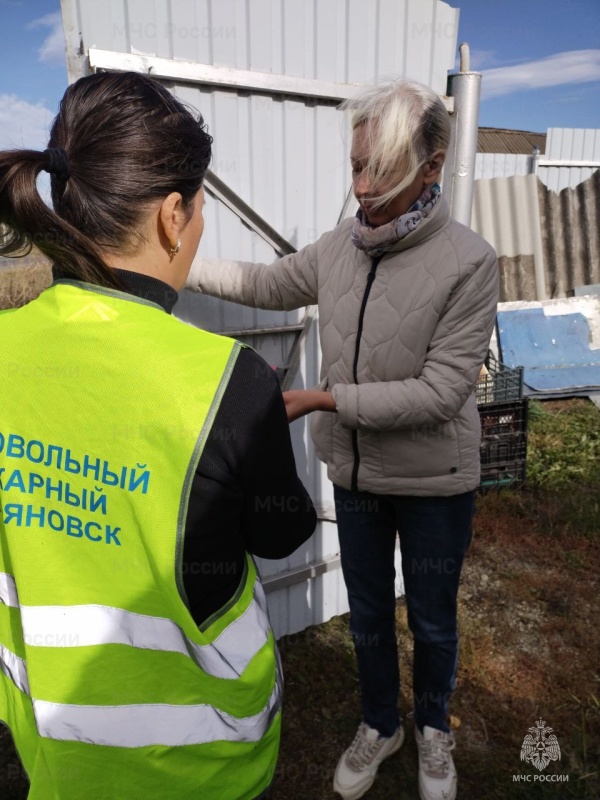 Сотрудники МЧС России напоминают гражданам, как обезопасить жилье в отопительный сезон