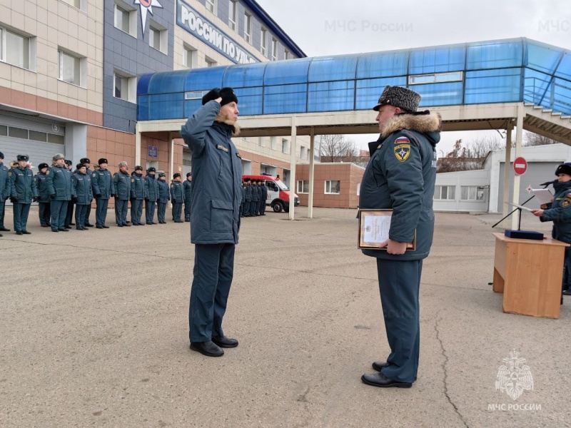 В День Героев Отечества сотрудники МЧС России приняли участие в памятных мероприятиях