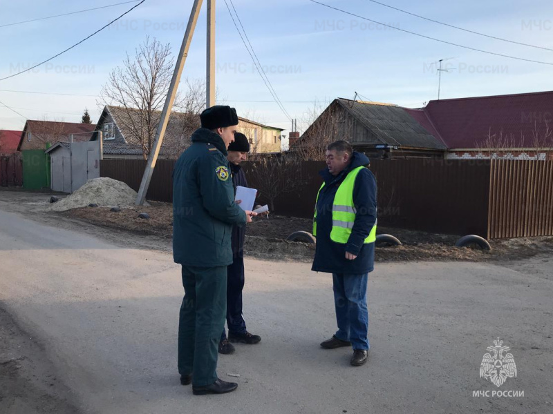 Жителей частного сектора инструктируют о соблюдении правил пожарной безопасности